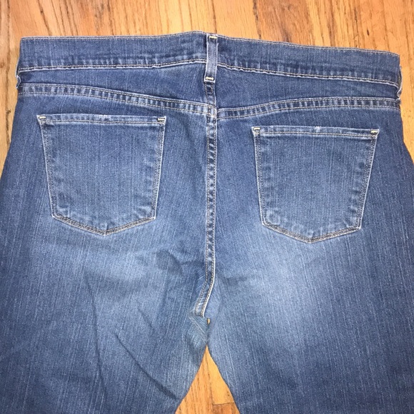 Old Navy Boot Cut Low Waist Regular Jeans - Picture 5 of 6